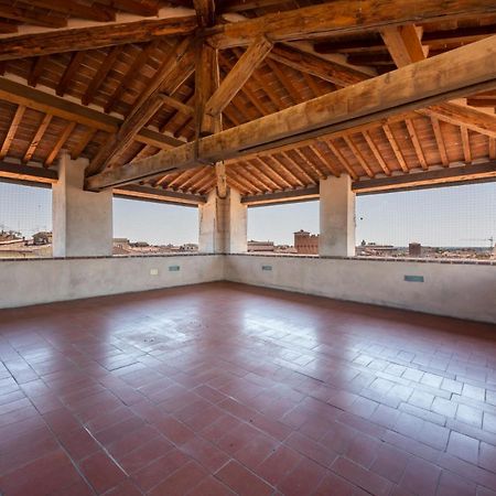 Apartamento Nella Torre Del Poschi Penthouse With Roof Terrace Pisa Exterior foto